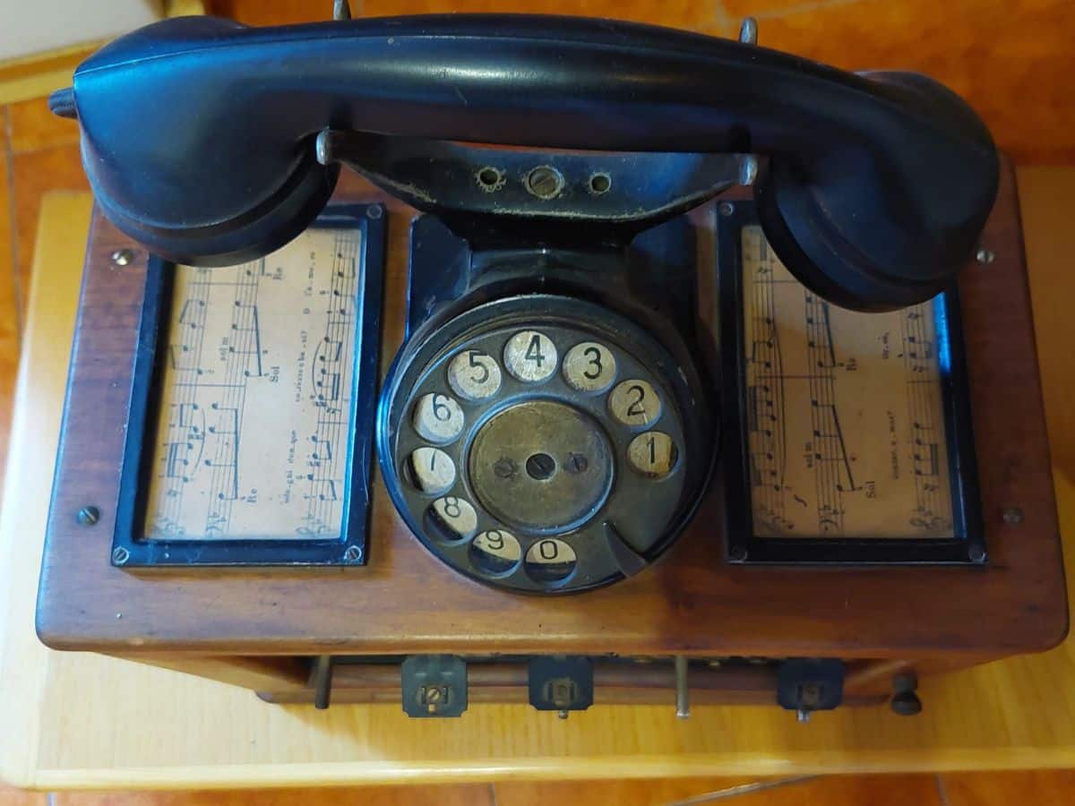 Centralina telefonica antica.